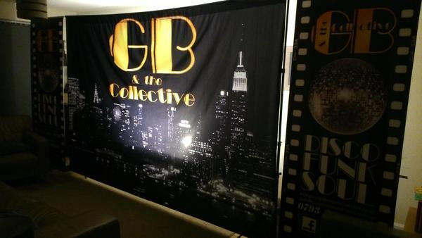 ADJUSTABLE BACKDROP STAND (10' W x 8' H).